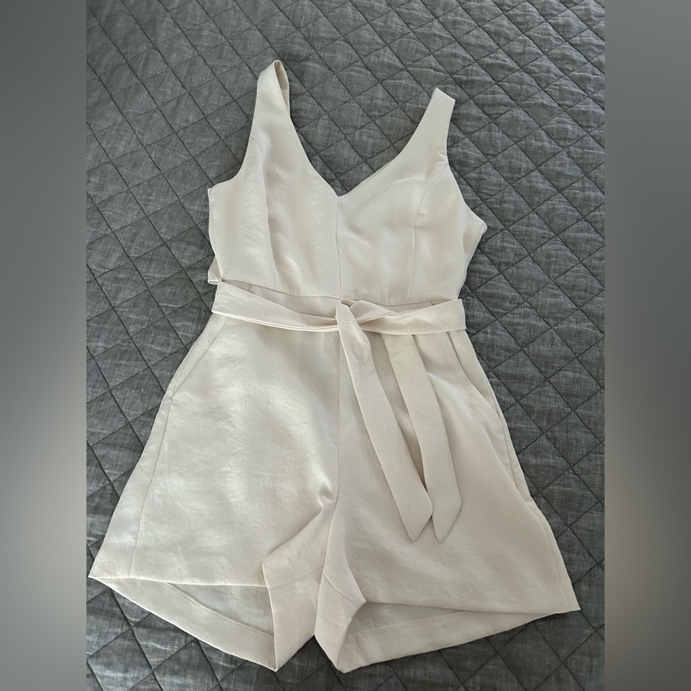 Aritzia Wilfred shorts jumper. - Picture 6 of 9